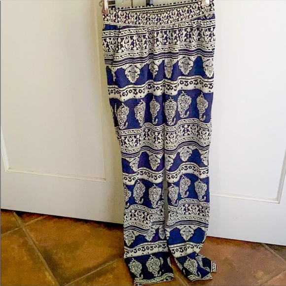 Flowy light pants - Picture 2 of 4